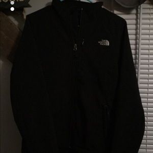 Women’s lg north face perfect shape